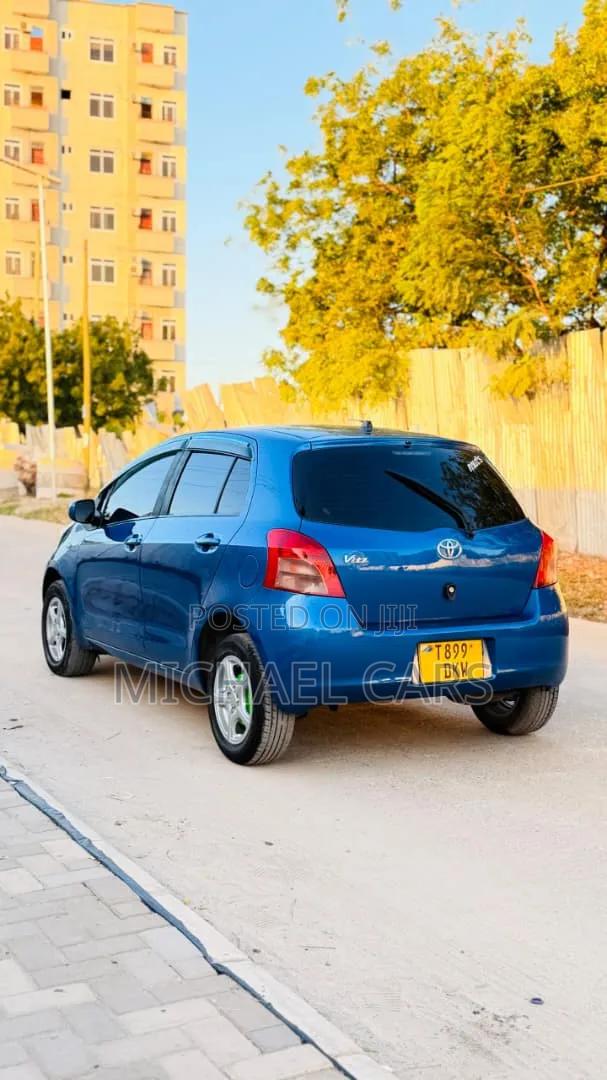 Toyota Vitz 2010 Blue