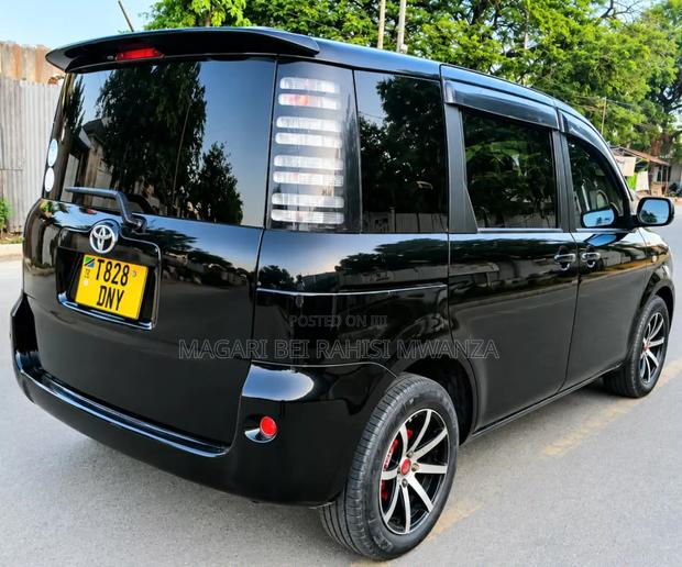 Toyota Sienta 2005 Black
