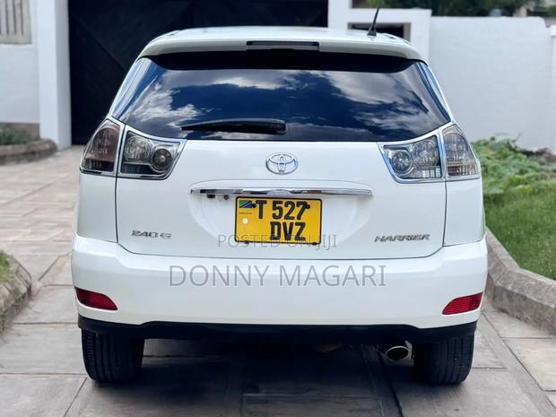 Toyota Harrier 2005 White