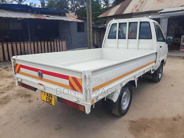 Toyota TownAce 2007 White