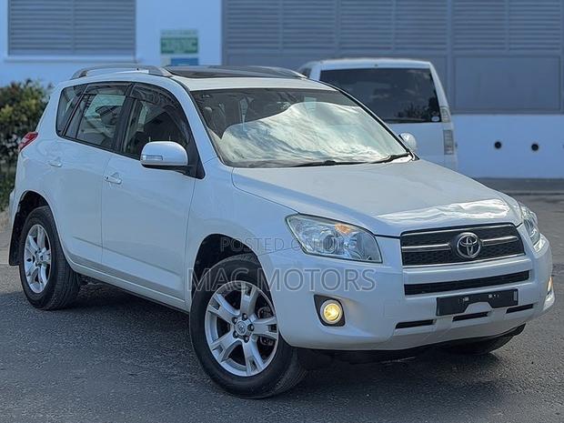 Toyota RAV4 2012 White