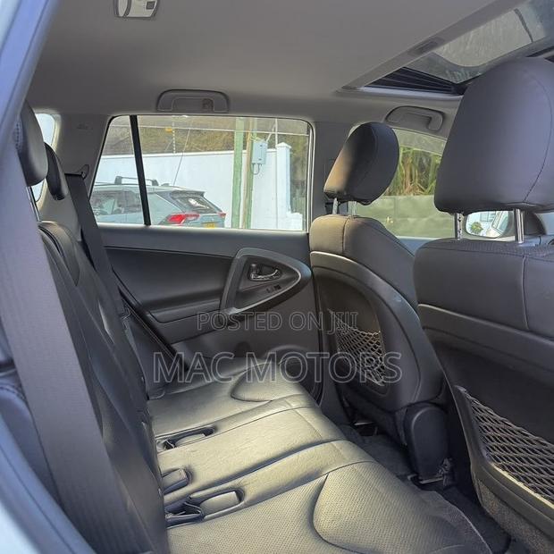 Toyota RAV4 2012 White