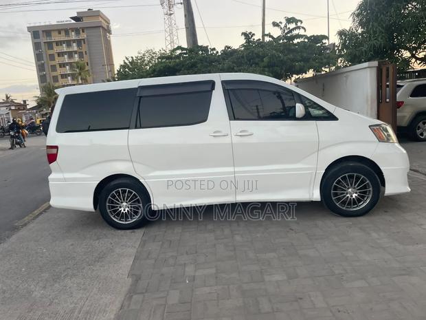 Toyota Alphard 2004 White