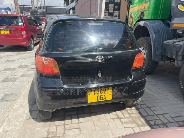 Toyota Vitz 2004 Black