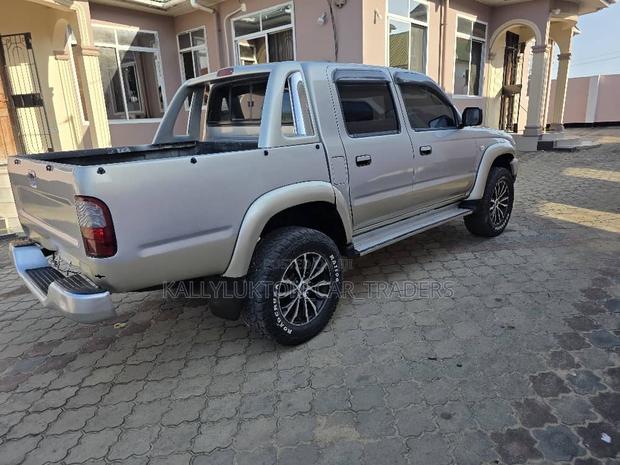 Toyota Hilux 2.5 Cab 2005 Silver