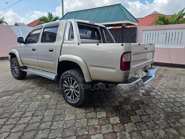 Toyota Hilux 2.5 Cab 2005 Silver