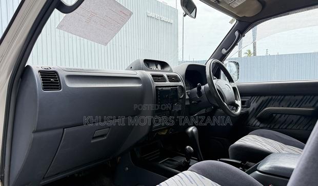 Toyota Land Cruiser Prado 1997 Gold