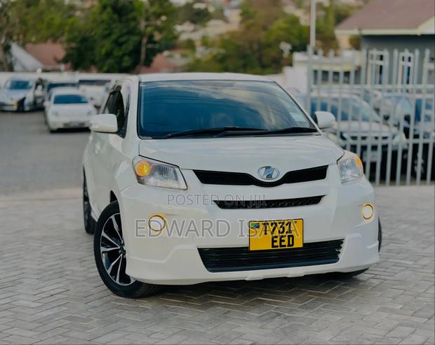 Toyota IST 2008 Off white