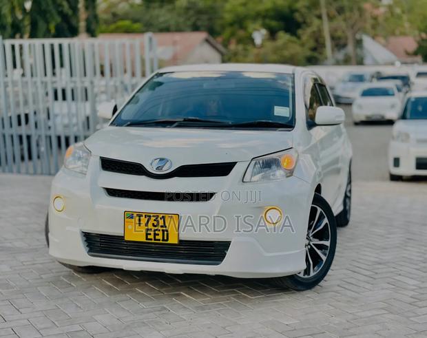 Toyota IST 2008 Off white