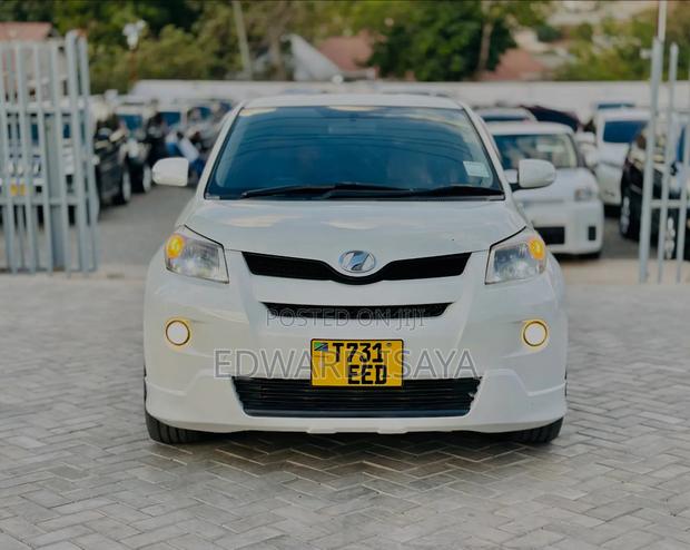 Toyota IST 2008 Off white