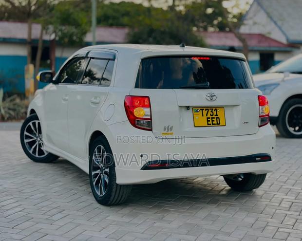 Toyota IST 2008 Off white