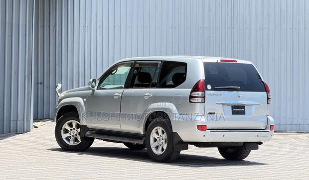 Toyota Land Cruiser Prado 2003 Silver