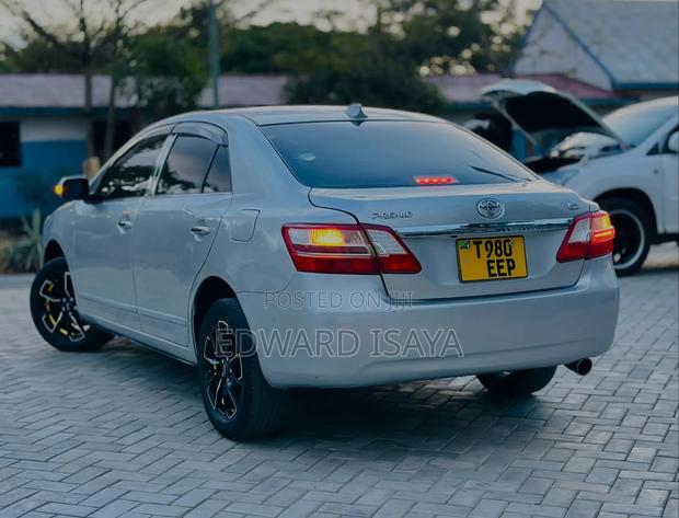 Toyota Premio 2010 Silver