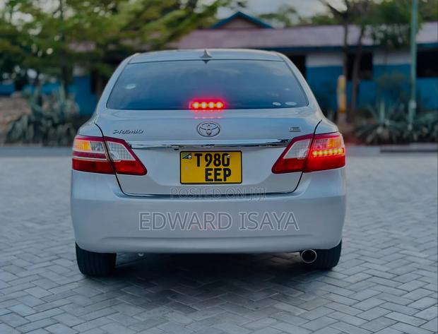 Toyota Premio 2010 Silver