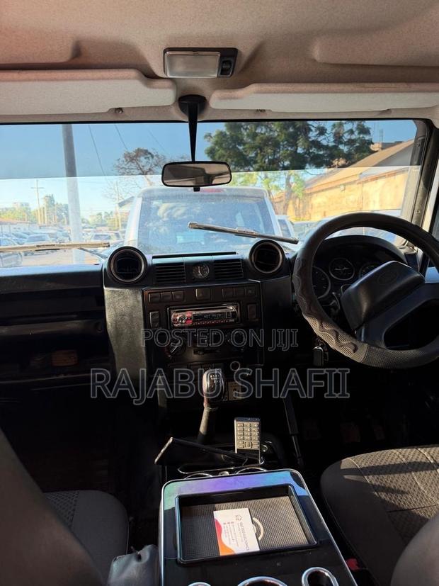 Land Rover Defender 2016 White