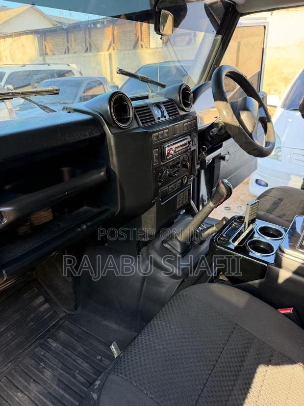 Land Rover Defender 2016 White
