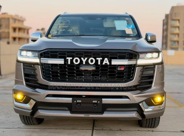 New Toyota Land Cruiser 2025 Silver