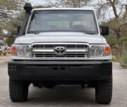 Toyota Land Cruiser 2016 White for sale