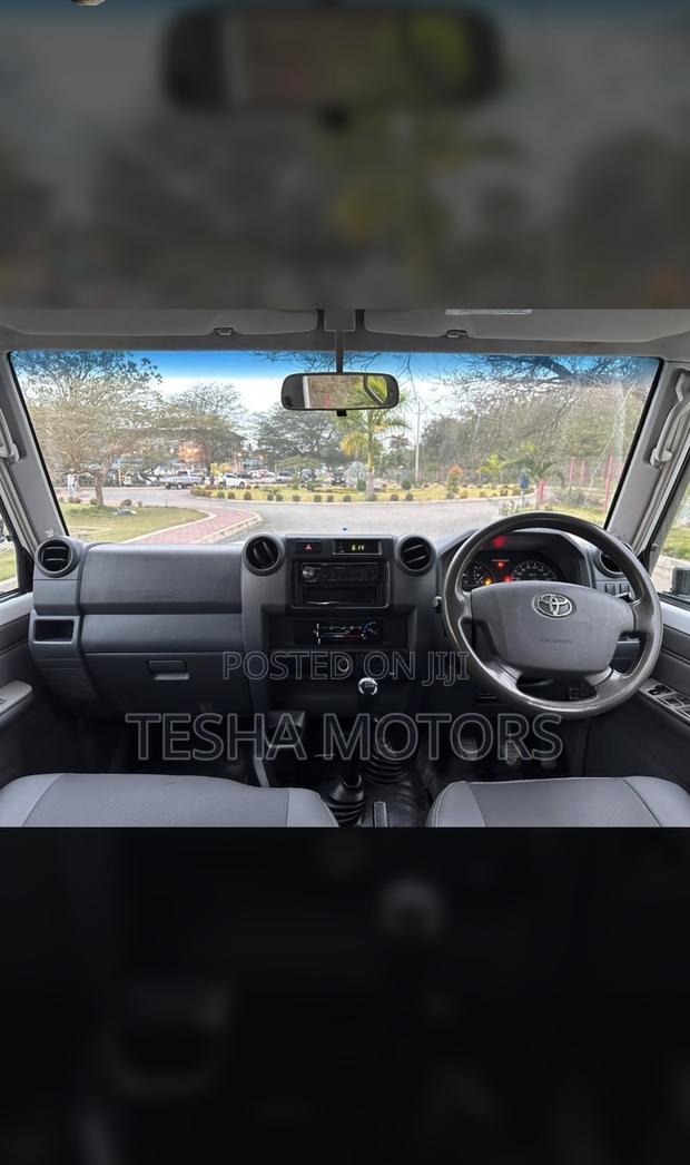 Toyota Land Cruiser 2016 White