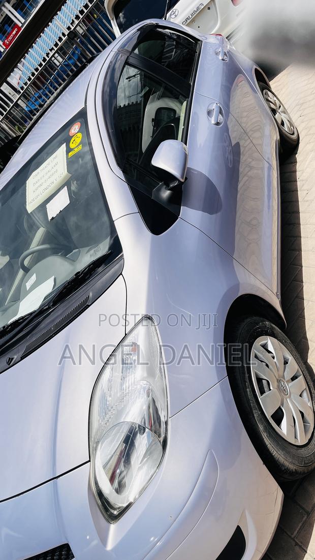 Toyota Vitz 1.0 FWD 3dr 2009 Gray