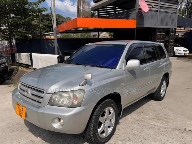 Toyota Kluger 2005