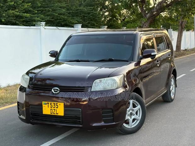 Toyota Corolla Rumion Hatchback 1.5 FWD 2008 Maroon