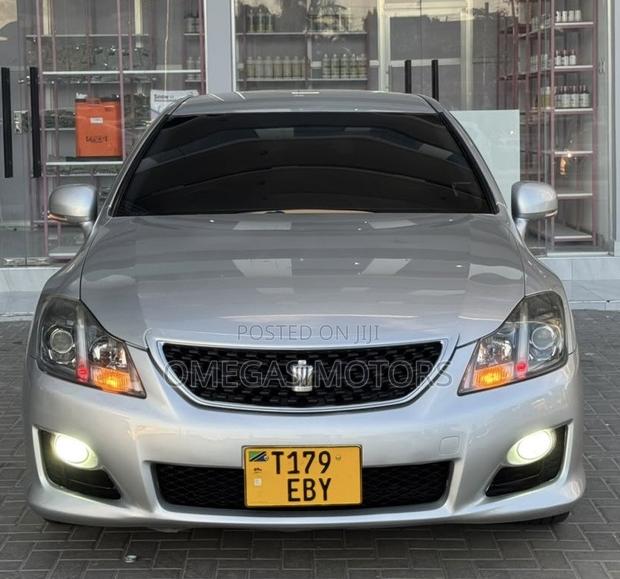 Toyota Crown 2009 Silver
