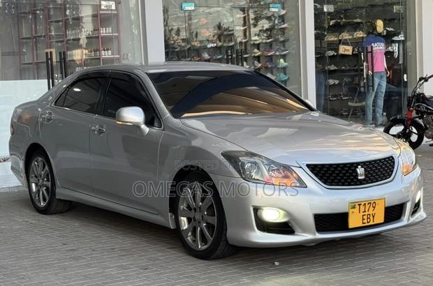 Toyota Crown 2009 Silver