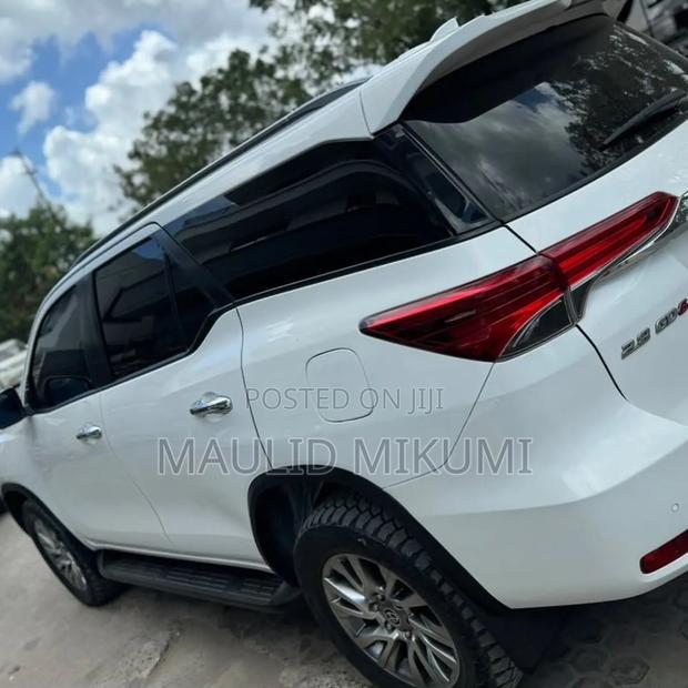 Toyota Fortuner 2024 White