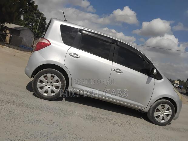 Toyota Ractis 2008 Silver