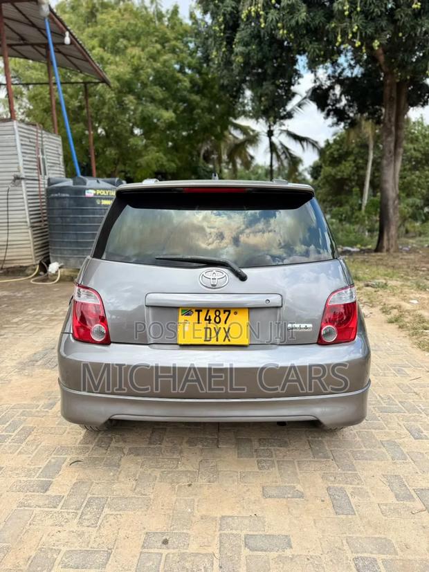 Toyota IST 2004 Gray