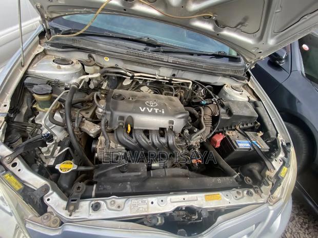 Toyota Corolla RunX 2005 Silver