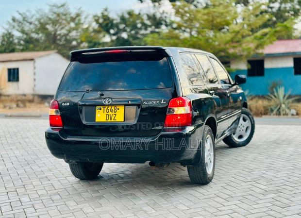 Toyota Kluger 2004 Black