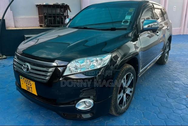 Toyota Vanguard 2011 Black