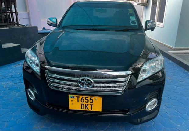 Toyota Vanguard 2011 Black