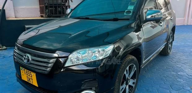 Toyota Vanguard 2011 Black