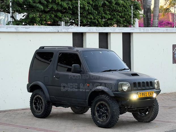 Suzuki Jimny 2000 Black