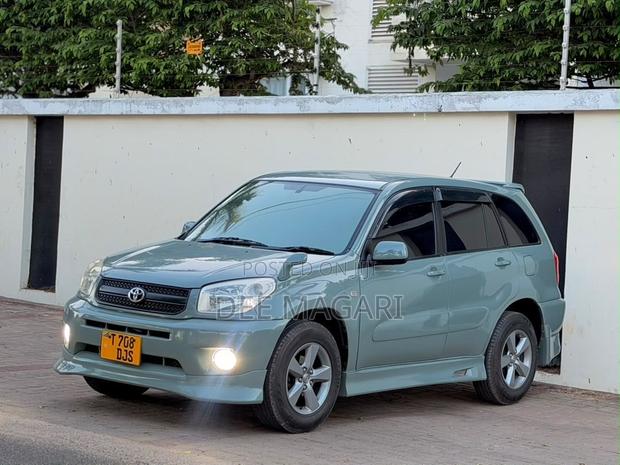 Toyota RAV4 2005 Green