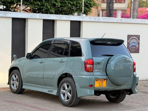 Toyota RAV4 2005 Green