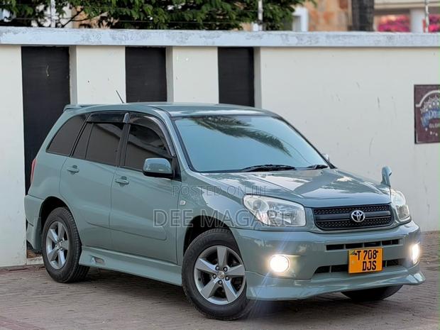 Toyota RAV4 2005 Green