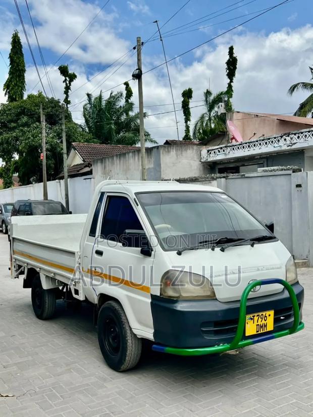 Toyota TownAce 2003 White