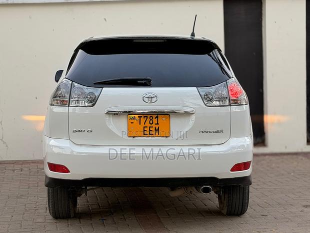 Toyota Harrier 2005 White