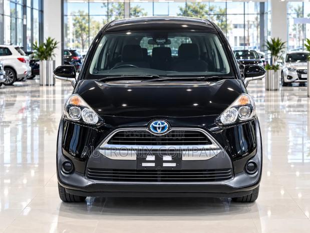 Toyota Sienta 1.5 Hybrid FWD 2016 Black