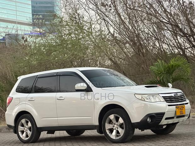 Subaru Forester 2010 White