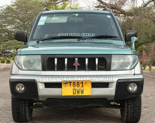 Mitsubishi Pajero 2007 Green