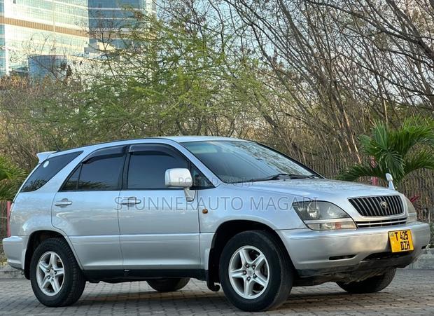 Toyota Harrier 2002 Silver