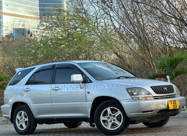 Toyota Harrier 2002 Silver