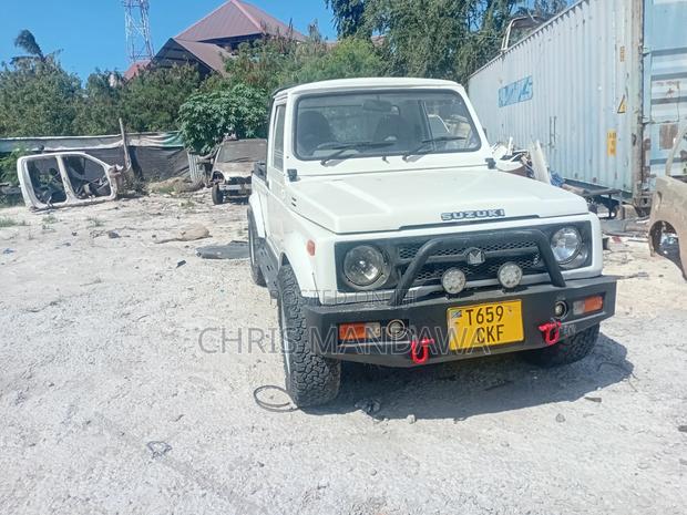 Suzuki Samurai Long 1999 White