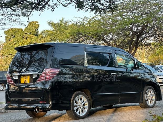 Toyota Vellfire 2010 Black