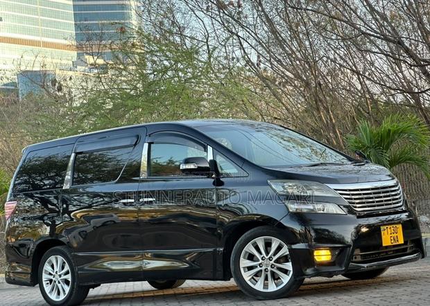 Toyota Vellfire 2010 Black